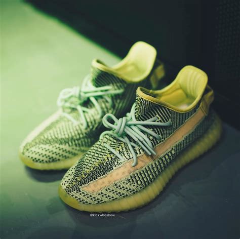 yeezy 350 yeezreel.